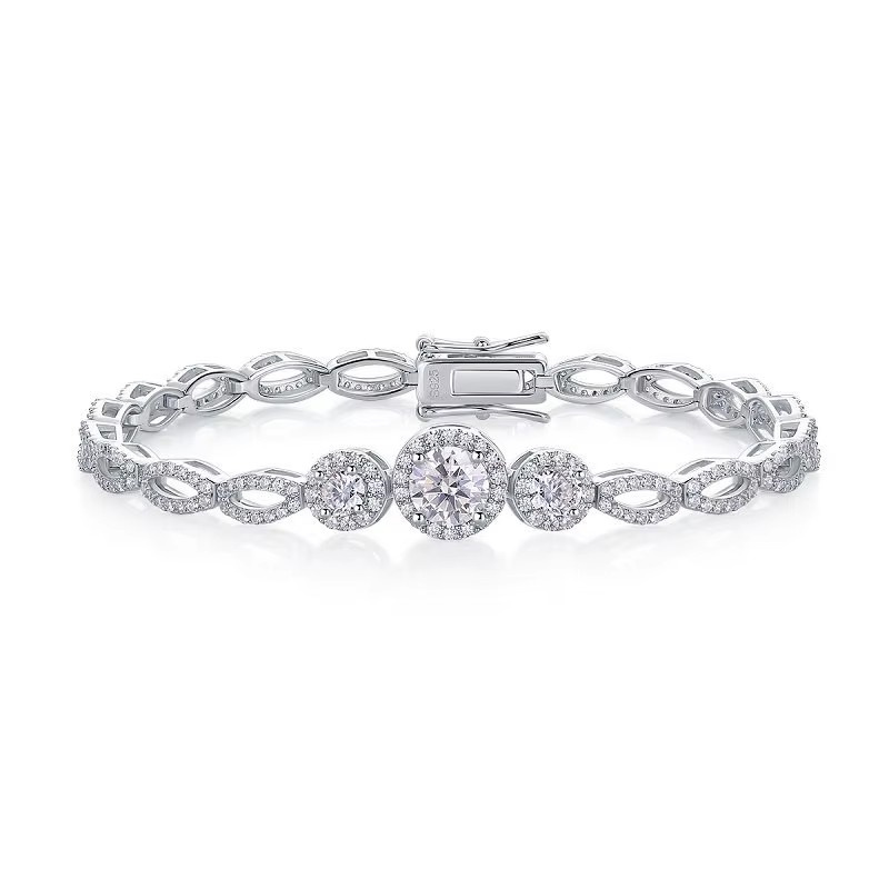 Custom a String of Starlight: Moissanite Silver Bracelet Carries One-of-a-kind Preference